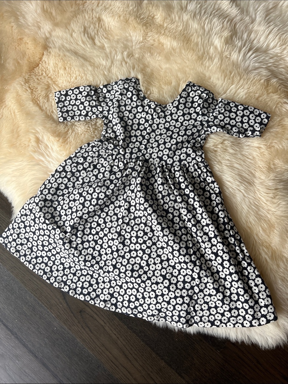 Hanna Andersson Girls Black & White Floral Fit-and-Flare Dress 110 cm (5)